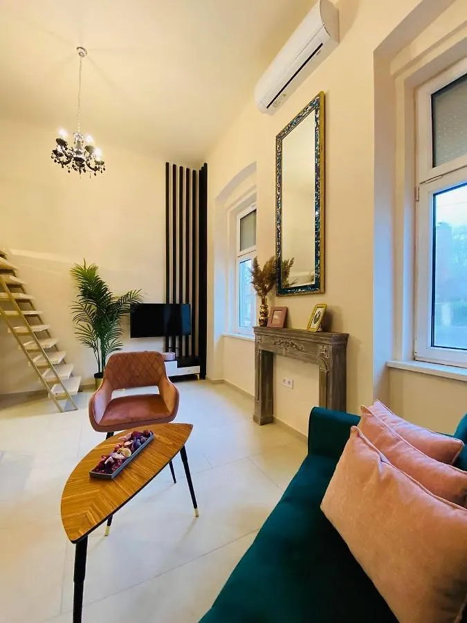 Delux Home City Center - Szeged Apartman